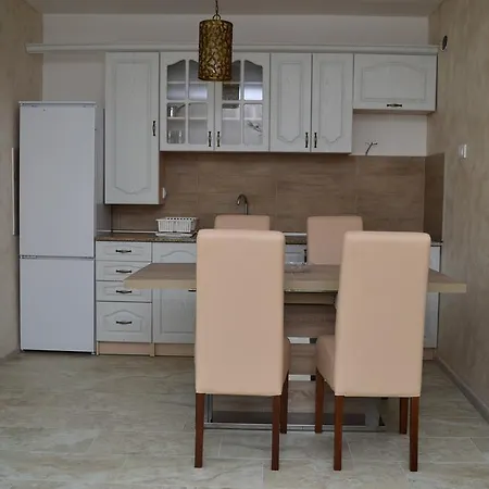 Oliva Lugo Lux Апартаменти